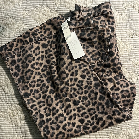 NWT Leon Double Hem High-Rise Wide-Leg Cuffed Jeans by Pilcro - Leopard, size 26 - Picture 4 of 7